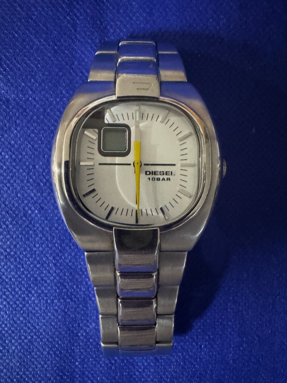 Diesel 10Bar Stainless Steel Silver Watch with White Dial and Yellow Second Hand